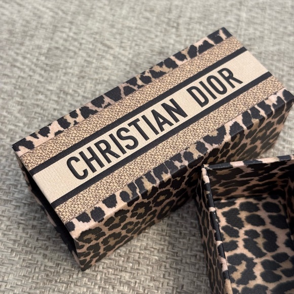 Dior Beauty Anmial Print Lipstick Holder - Picture 4 of 4